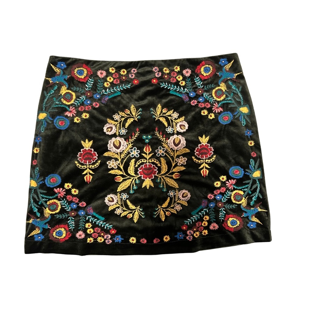Umgee USA Black Velvet Mini Skirt with Multicolor Floral Embroidery – Size L